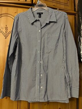 GAP Women's Navy and White Striped Button-Down Shirt